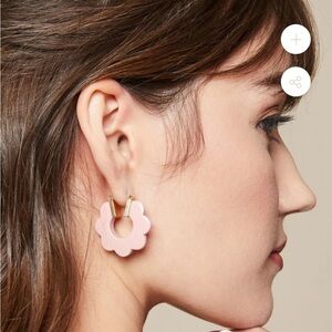 Alaire Resortwear mod Daisy hoop earrings